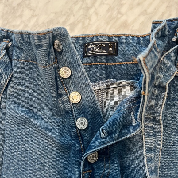 Abercrombie & Fitch shorts Size:10 - Picture 2 of 3